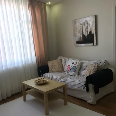 Comfy &quiet Flat At Abidei Hurriyet Street アパート